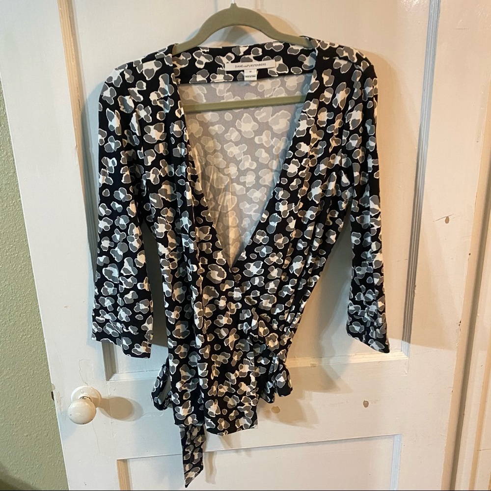 NWOT Diane Von Furstenberg wrap top